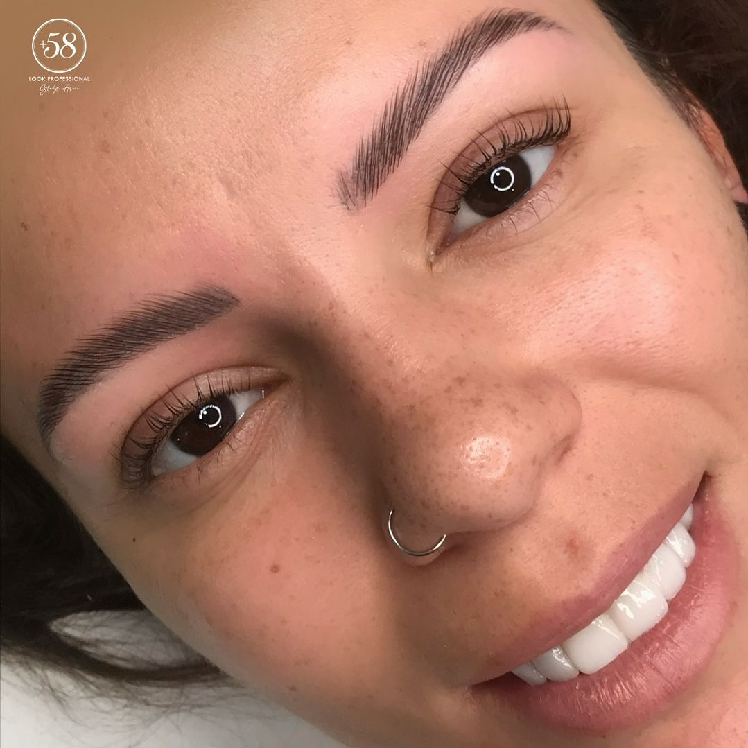 ¡Transforma tus cejas en una obra maestra con nuestro exclusivo servicio de laminado de cejas en
